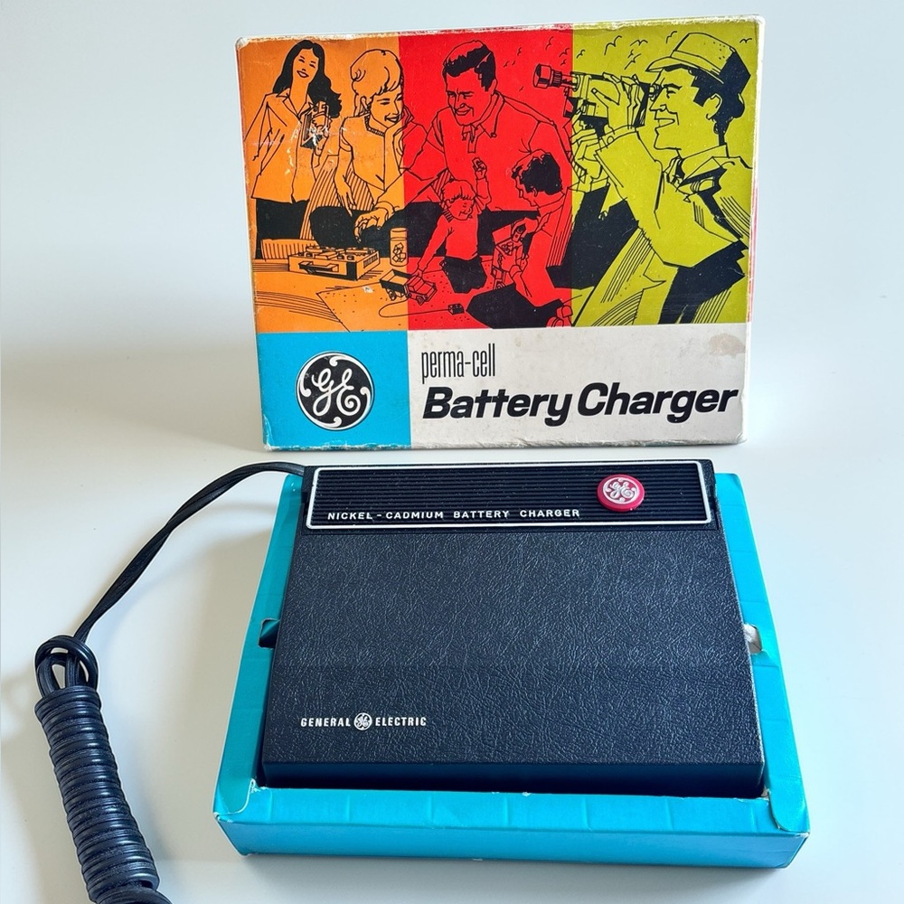 Vintage GE Perma-Cell Battery Charger BC1 Nickel Cadmium w Box